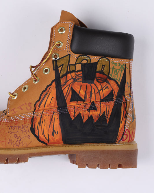 HAND DRAWN PUMPKIN TIMBERLANDS
